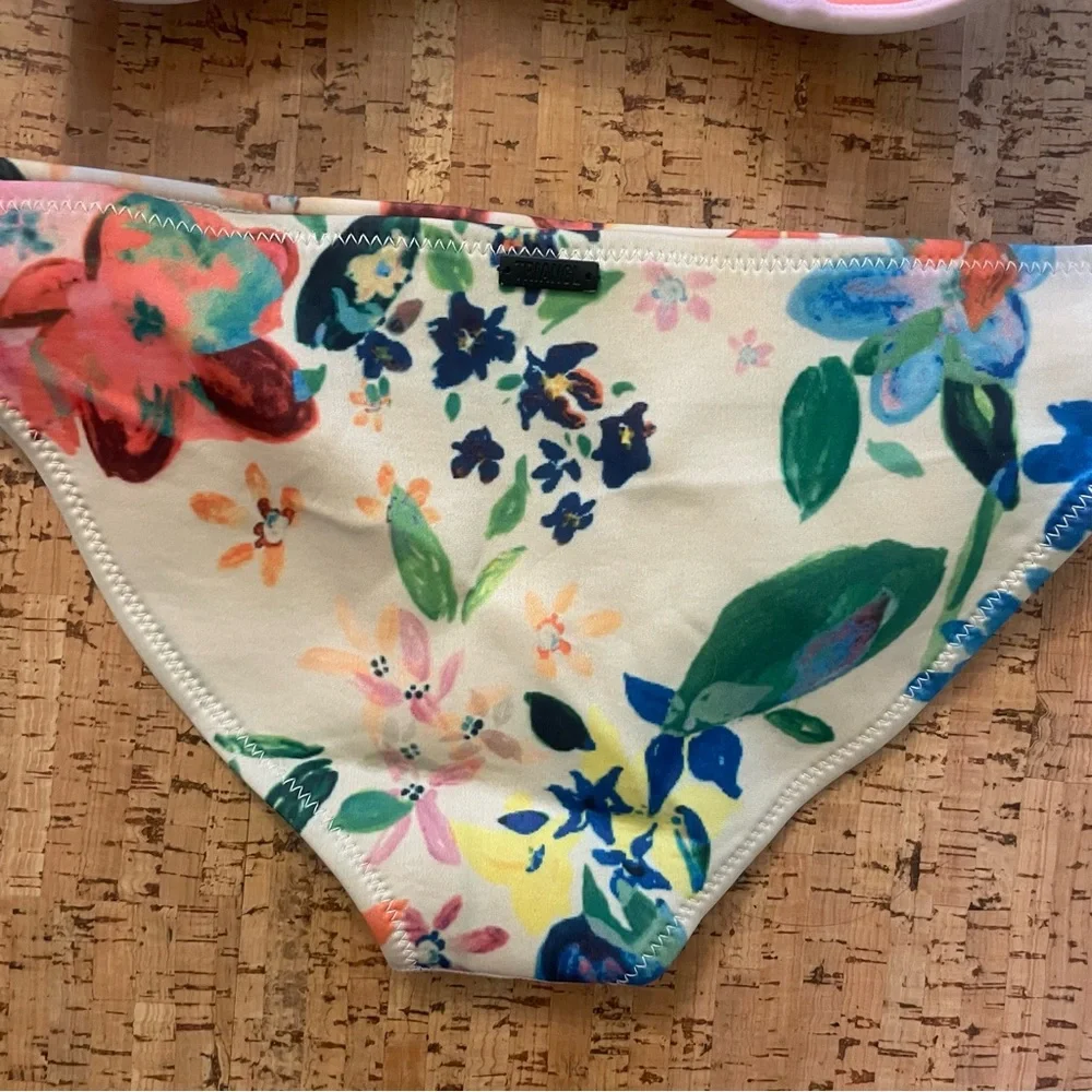 Triangl Floral Strapless Bikini Set - Picture 7 of 12